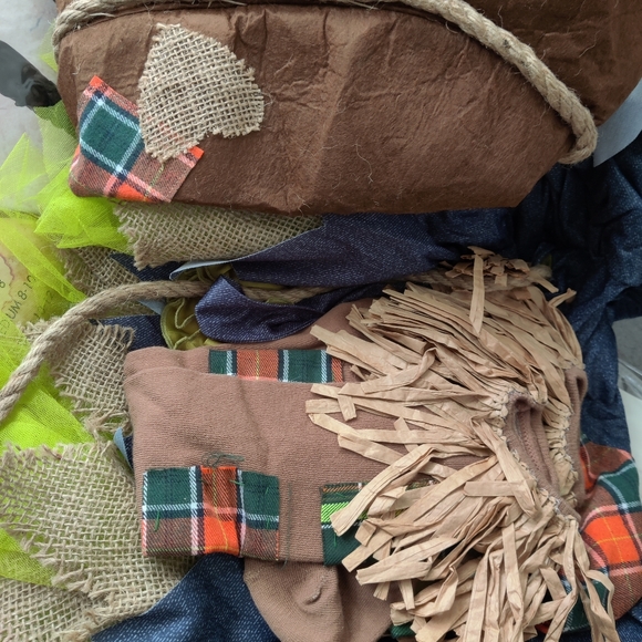 NEW Spirit Halloween Sweet Scarecrow Adult Costume SMALL/MEDIUM (2-8) - Picture 6 of 6